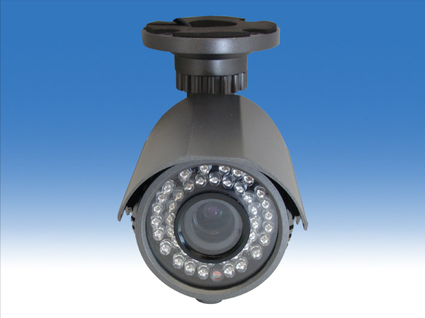 52万画素 赤く光らないLED採用、高性能赤外線カメラ【WTW-SF482